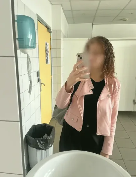 Aleksandra, 20