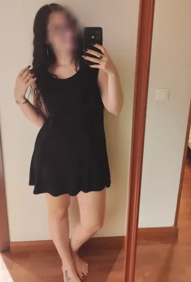 Amira, 29