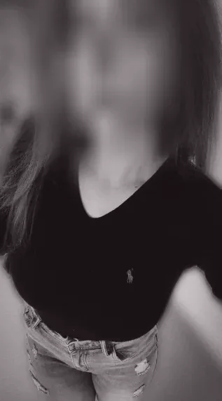 Anna, 26