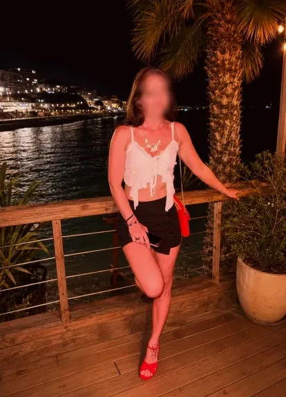 Caroline, 34
