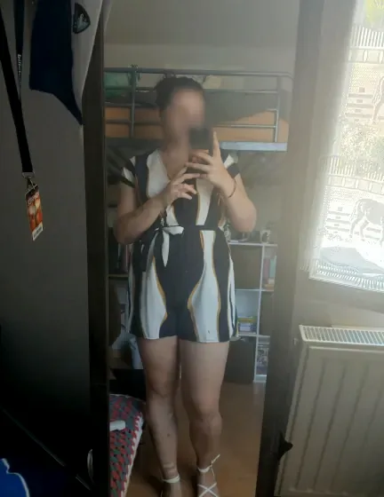 Caroline, 22