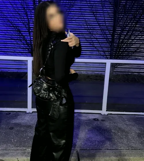 Karoline, 19