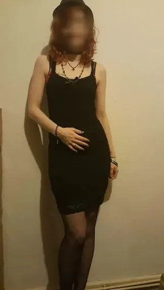 Marianne, 35