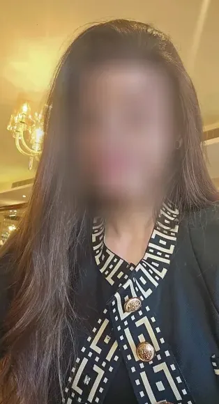 Nadia, 37