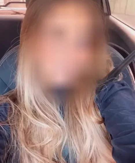 Nicoline, 27