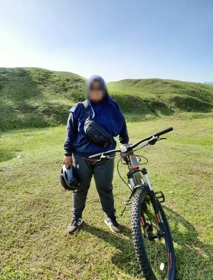 Sara, 27