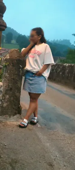 Yasmin, 32