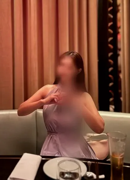 Yasmin, 30
